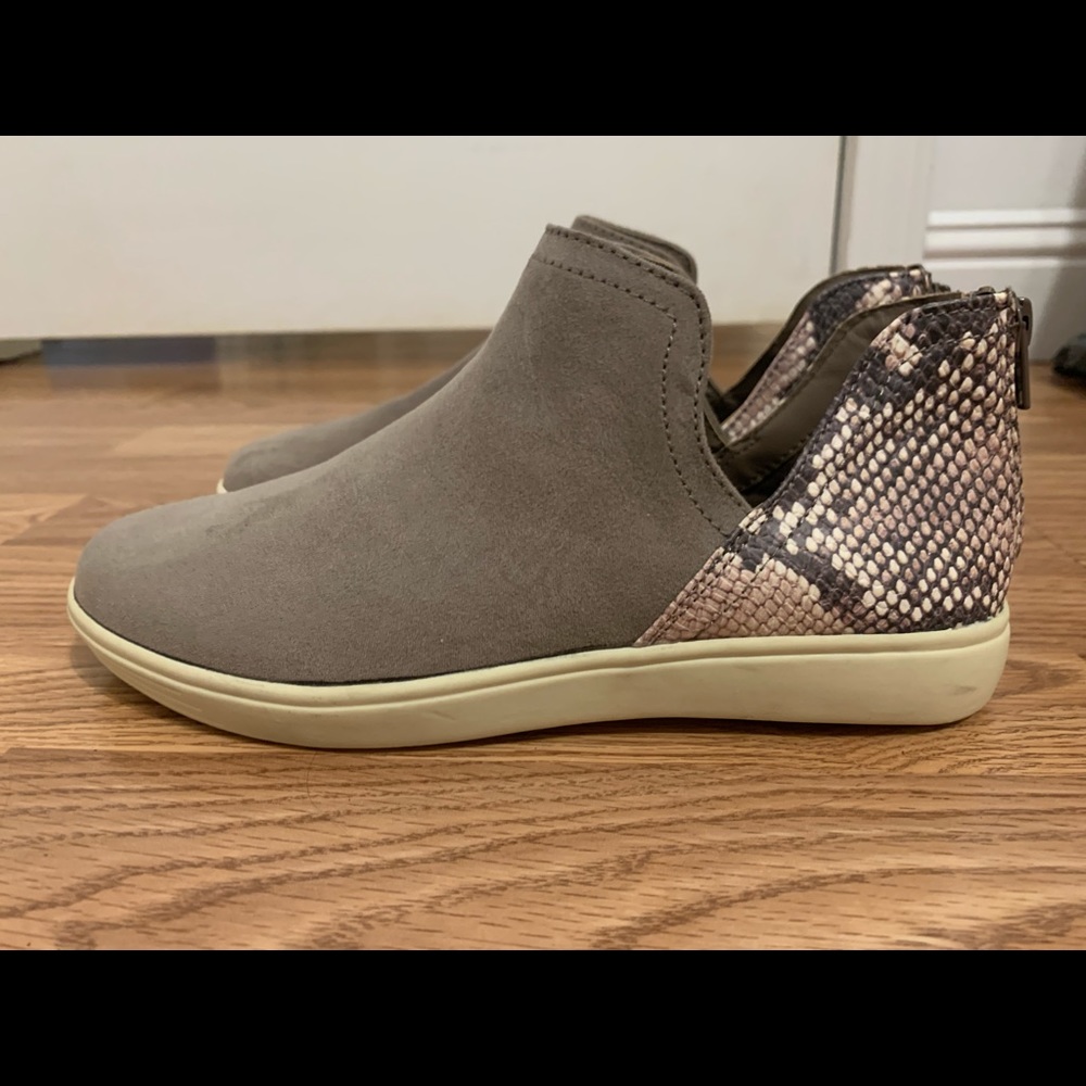 Snakeskin shoes